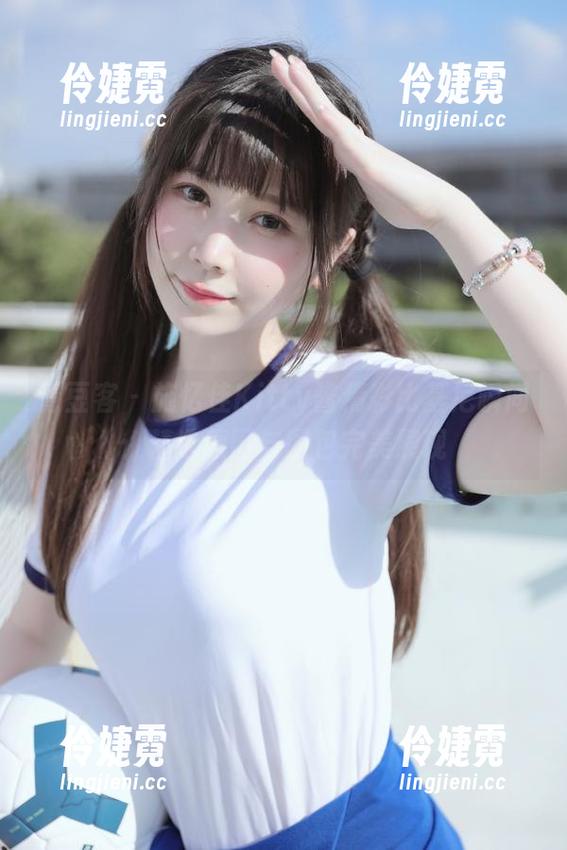 青豆客 - 施忆佳Kitty酱精彩比基尼瞬间：精选原图与图包完美展现-伶婕霓