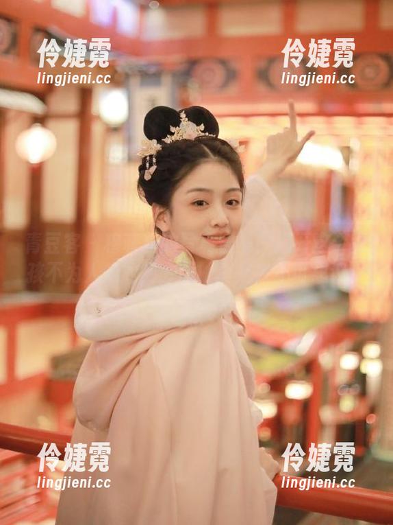 青豆客 - 穆菲菲的写真合集：揭开这个女孩不为人知的另一面，真是太不可思议！-伶婕霓