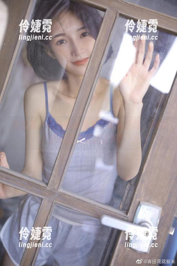 微密圈 - 鹿瑶网袜图集：笑着下载，她的风格比咖啡还提神！-伶婕霓